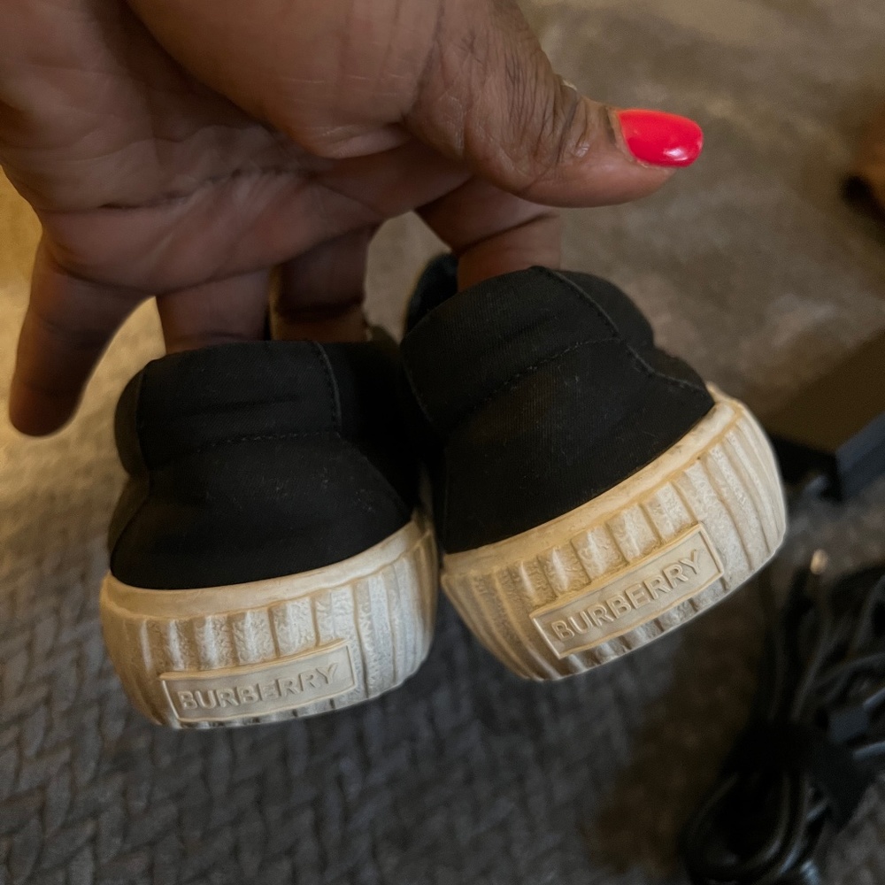 Shoe